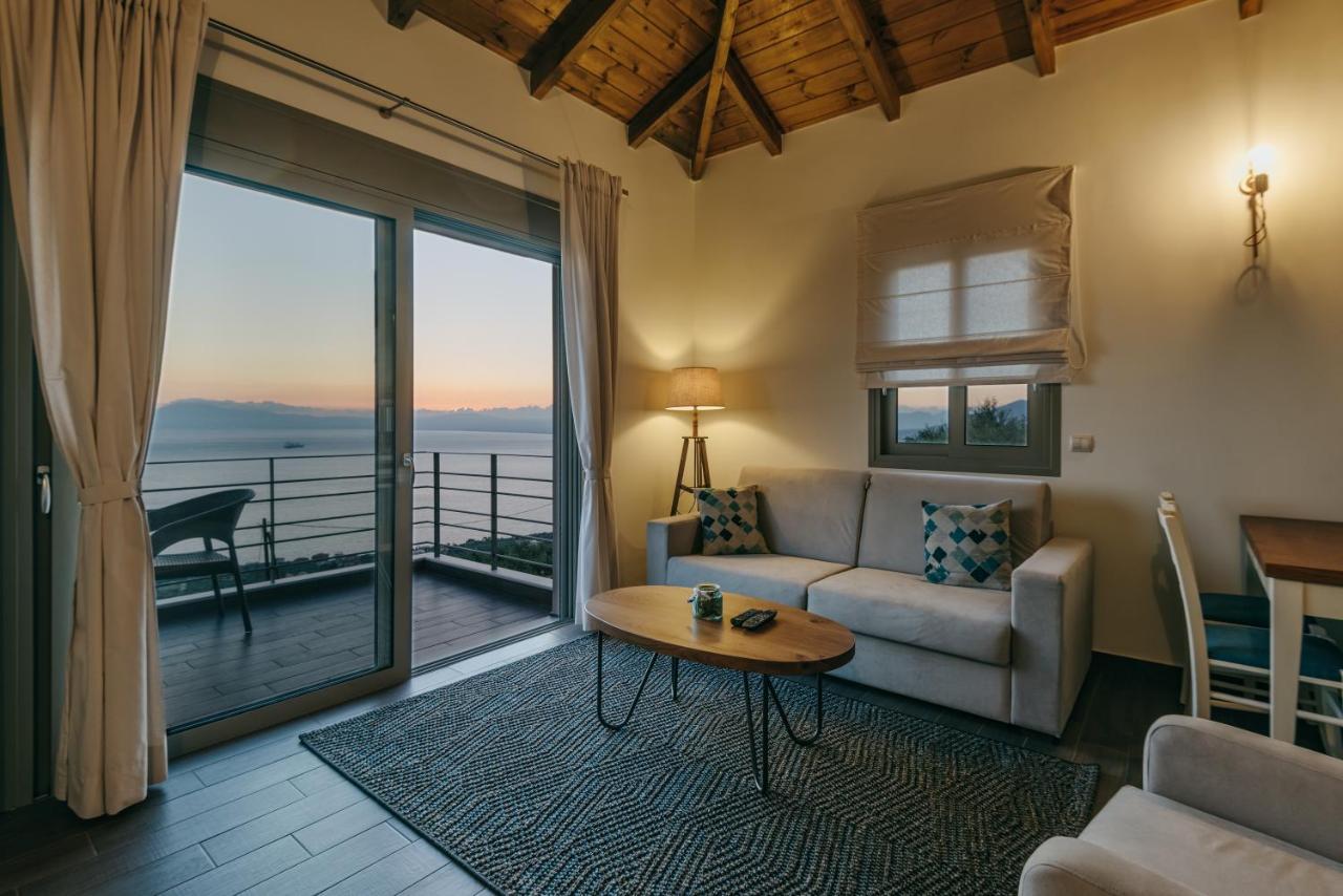 Bay View Guesthouses Каламата Экстерьер фото