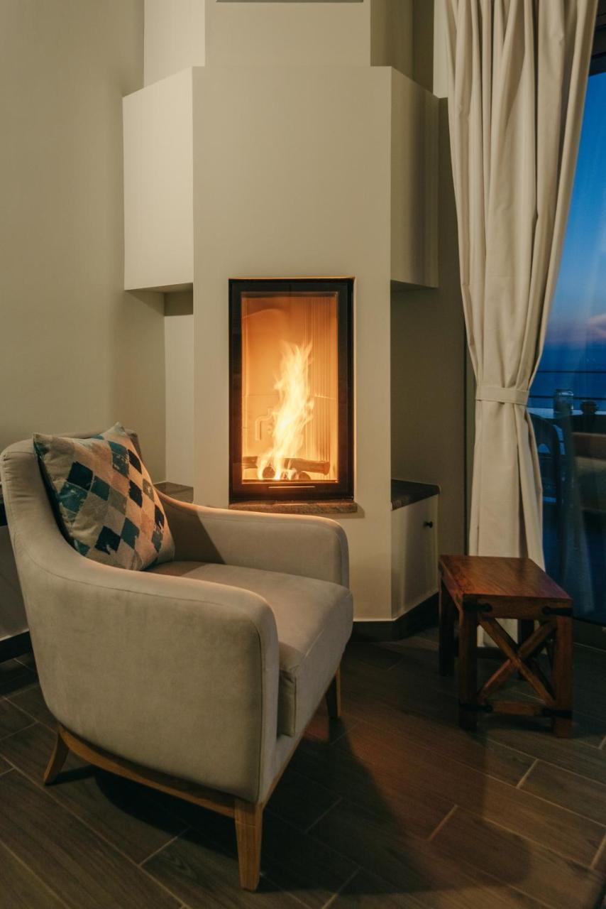 Bay View Guesthouses Каламата Экстерьер фото