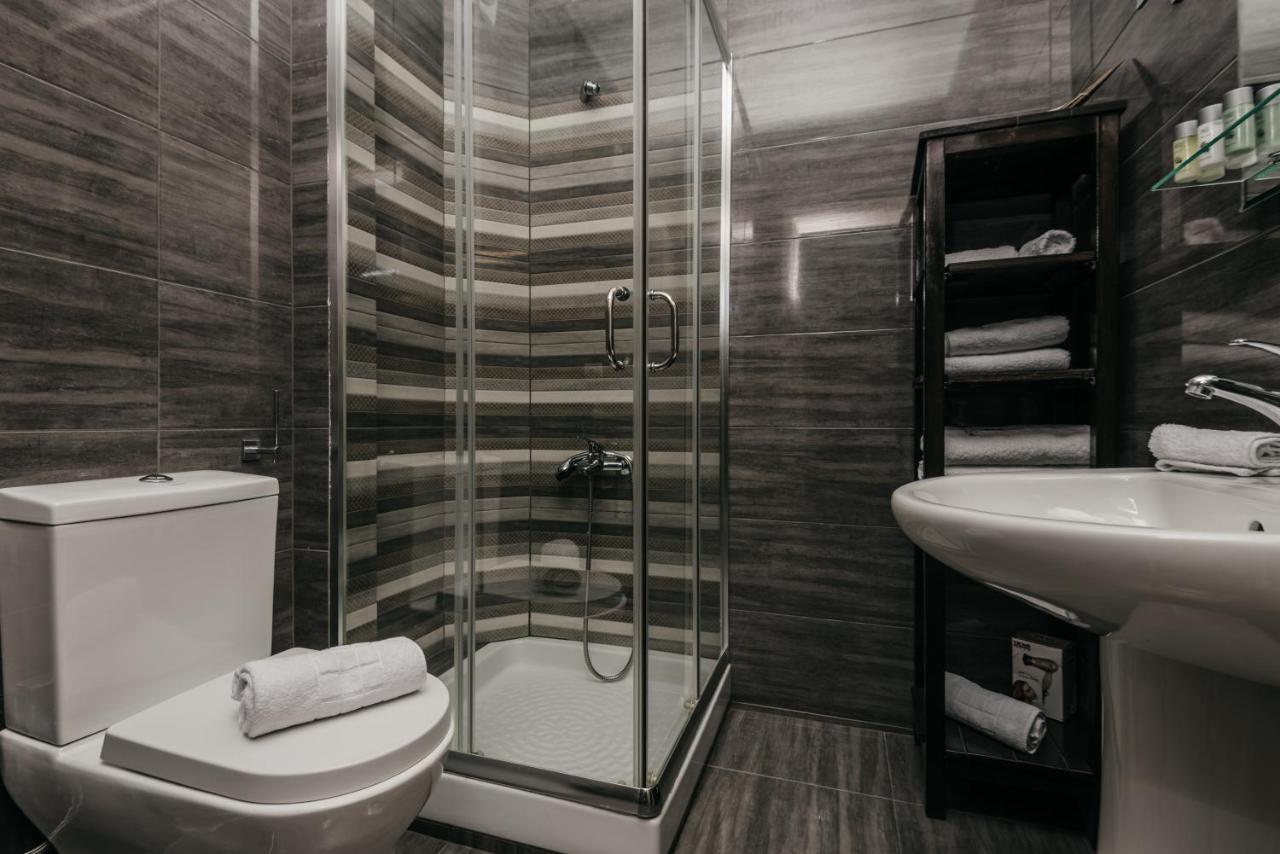 Bay View Guesthouses Каламата Экстерьер фото