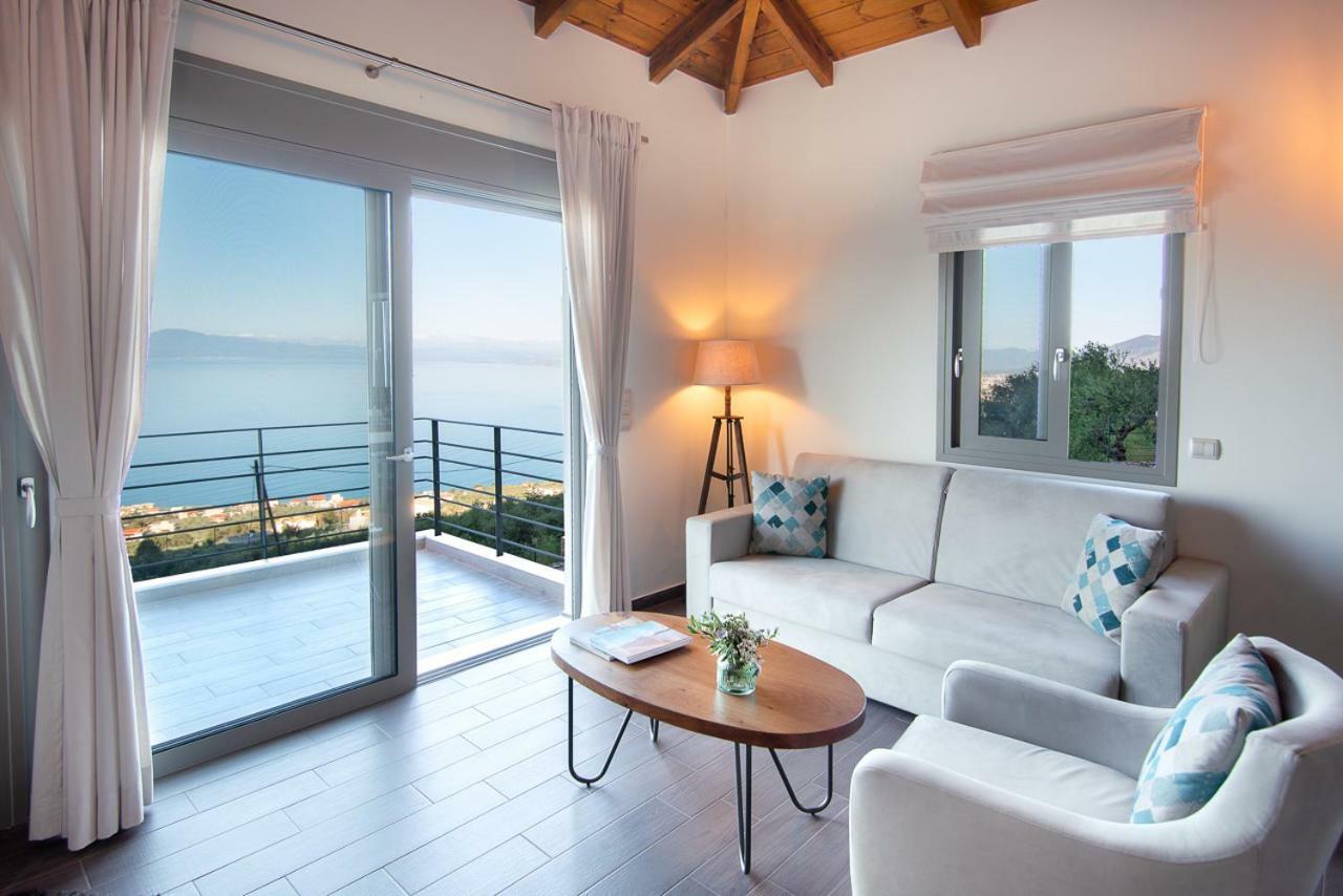 Bay View Guesthouses Каламата Экстерьер фото