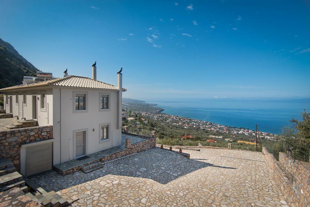 Bay View Guesthouses Каламата Экстерьер фото