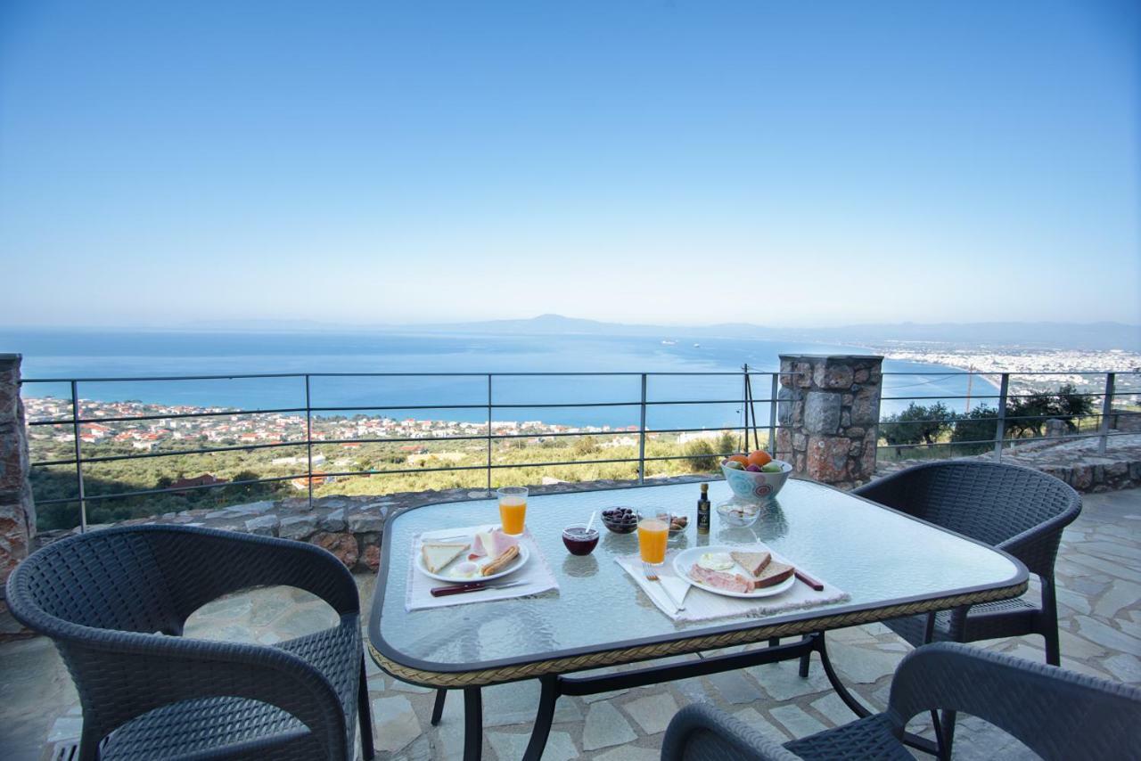 Bay View Guesthouses Каламата Экстерьер фото