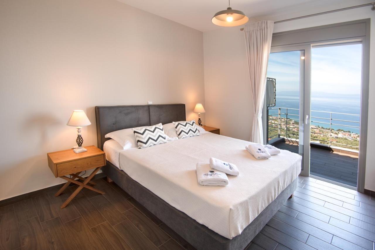 Bay View Guesthouses Каламата Экстерьер фото